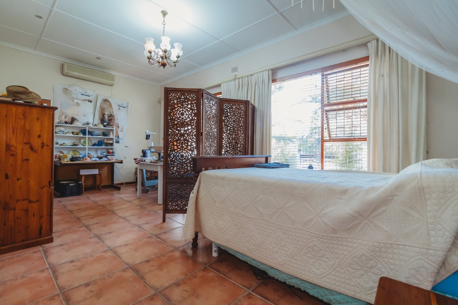 4 Bedroom Property for Sale in Glen Barrie Western Cape